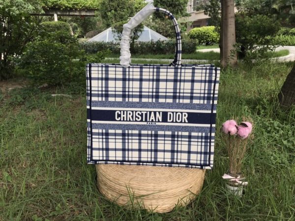 Barnes - Luxury Handbags Christian Dior 256 Online now